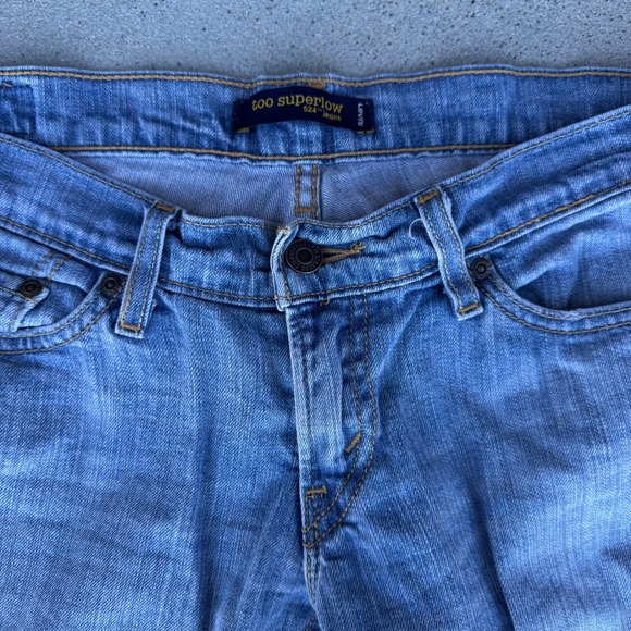 Levi's 524 Too Superlow Women Size 8 Jeans Light Wash Distressed - Picture 4 of 8